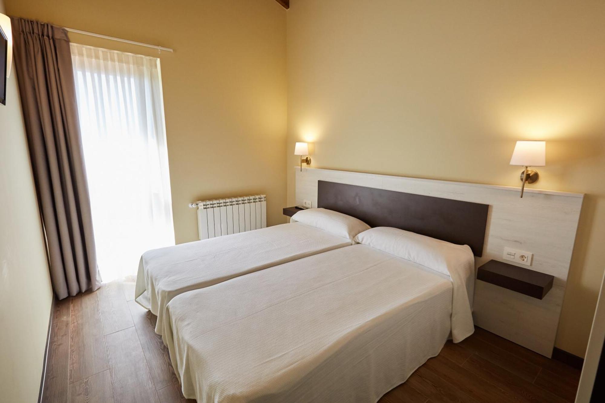 Apartamentos Rurales Casa La Piedra Collía Eksteriør billede