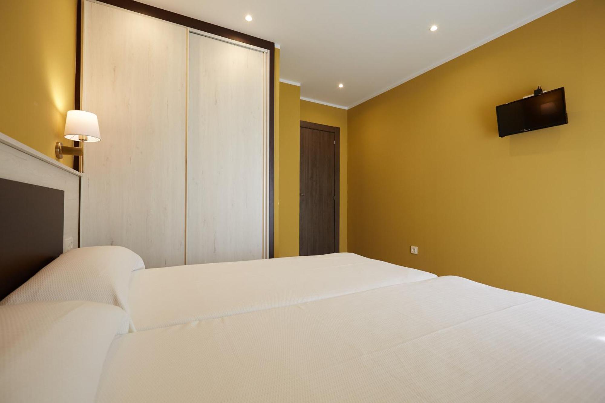 Apartamentos Rurales Casa La Piedra Collía Eksteriør billede